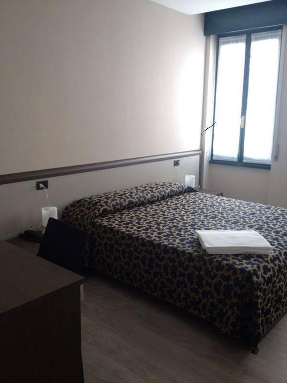 Locanda San Fiorenzo Fiorenzuola dʼArda Exteriör bild