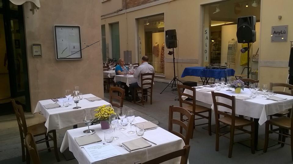Locanda San Fiorenzo Fiorenzuola dʼArda Exteriör bild