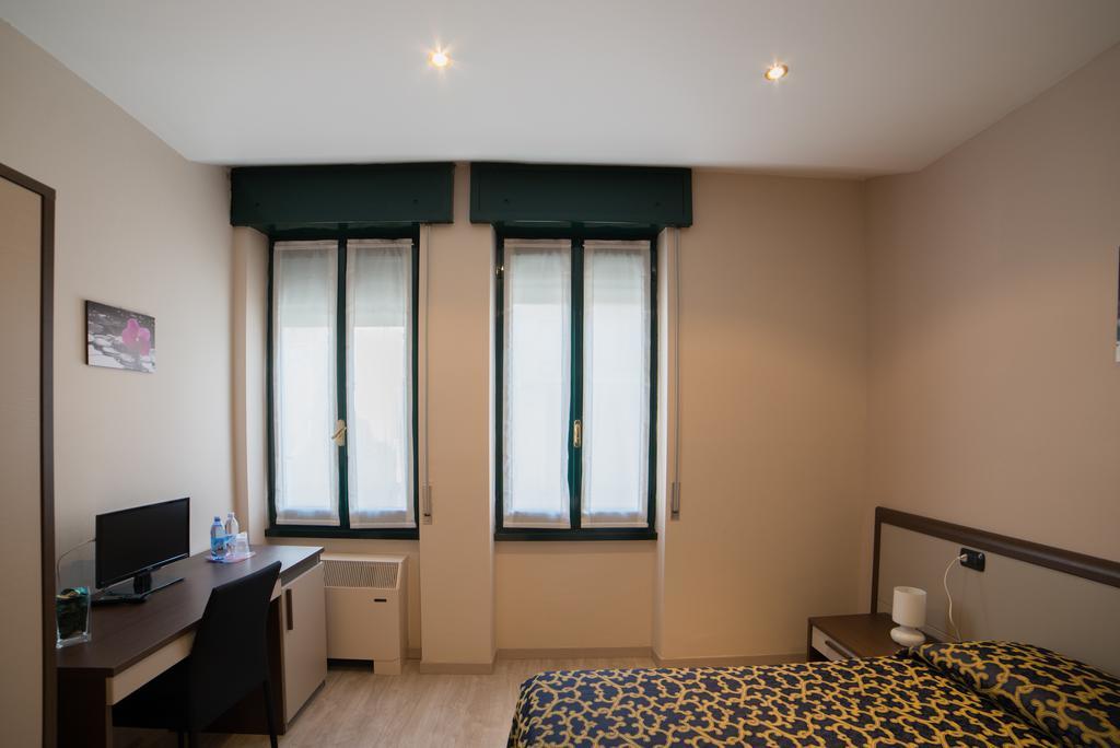Locanda San Fiorenzo Fiorenzuola dʼArda Exteriör bild