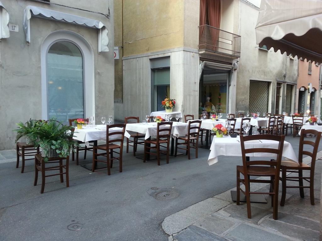 Locanda San Fiorenzo Fiorenzuola dʼArda Exteriör bild