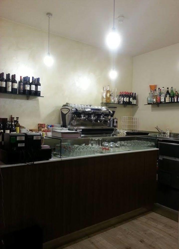 Locanda San Fiorenzo Fiorenzuola dʼArda Exteriör bild