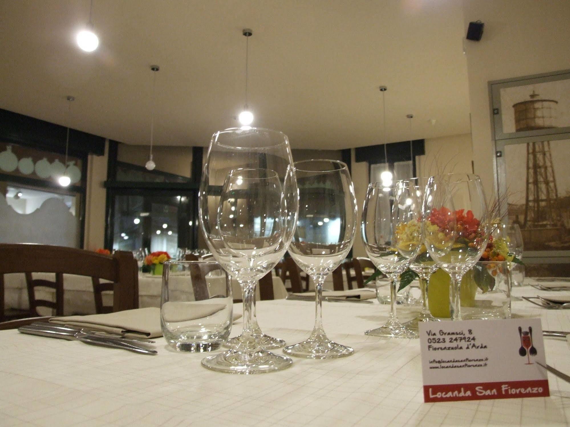 Locanda San Fiorenzo Fiorenzuola dʼArda Exteriör bild