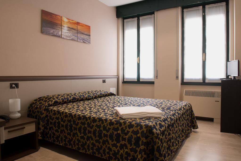 Locanda San Fiorenzo Fiorenzuola dʼArda Exteriör bild