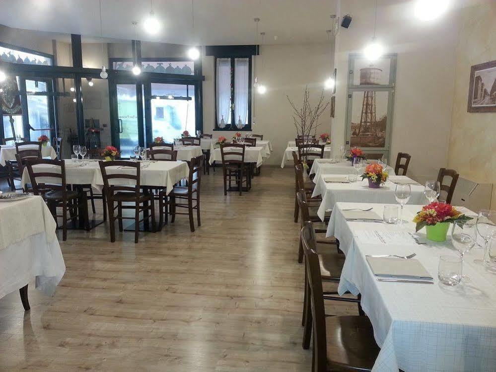 Locanda San Fiorenzo Fiorenzuola dʼArda Exteriör bild
