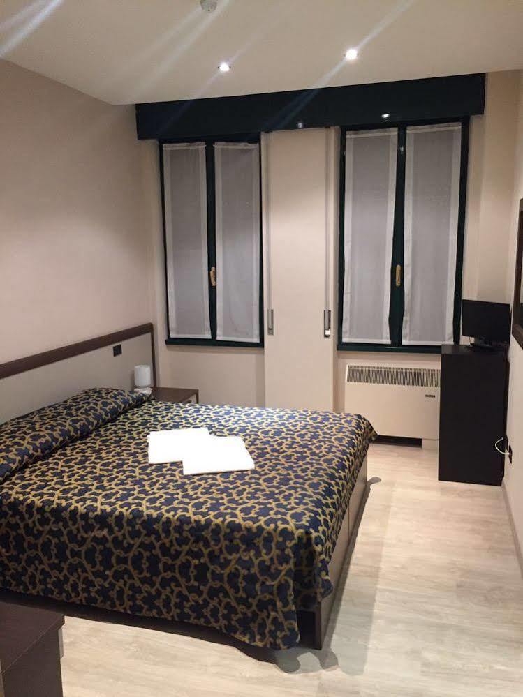 Locanda San Fiorenzo Fiorenzuola dʼArda Exteriör bild
